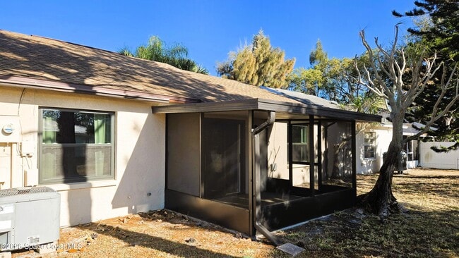 Building Photo - 1731 Bluebird Ct