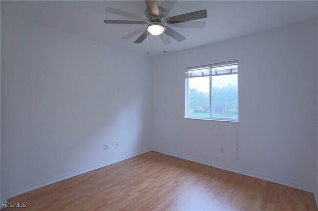 Building Photo - 10221 Olivewood Way