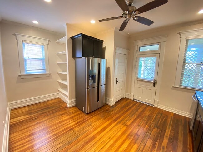 Building Photo - Hunter Ave 1045-1047 GW2