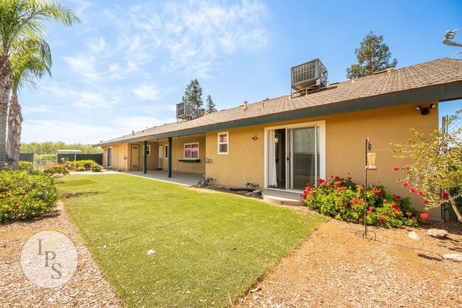 Building Photo - Fresno Westside Home, 3BR/3BA, Country Liv...