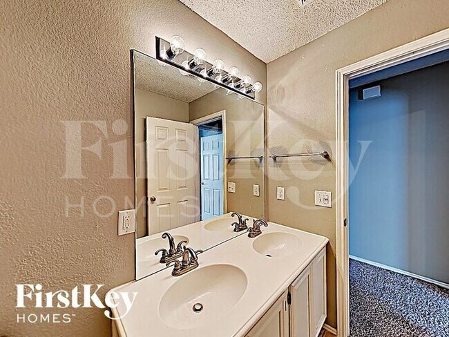 Building Photo - 7885 Parkmount Ct