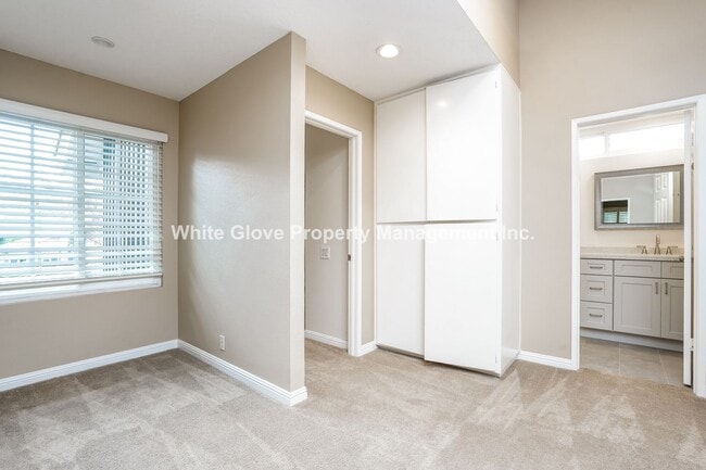 Building Photo - Beautifully Updated 3 bedroom Plus Loft and Office Woodbridge Home