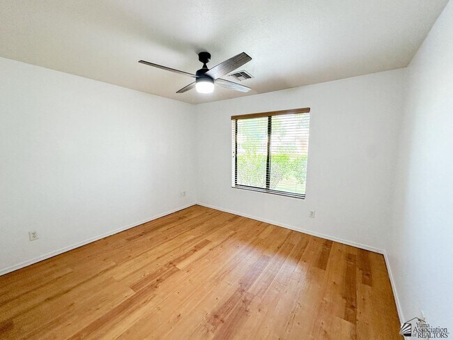 Building Photo - 3064 S 47th Ave