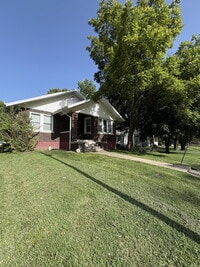 Building Photo - 4 Bed House Available!