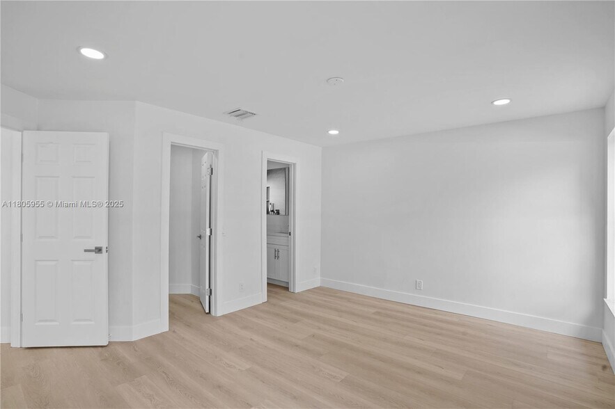 Building Photo - 9354 Arborwood Cir