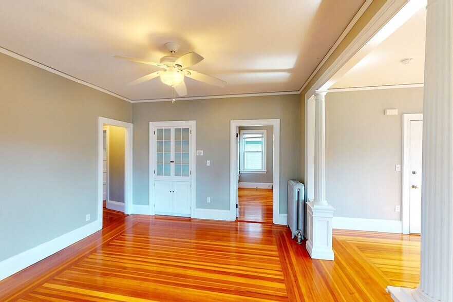 Building Photo - 544 Hope St