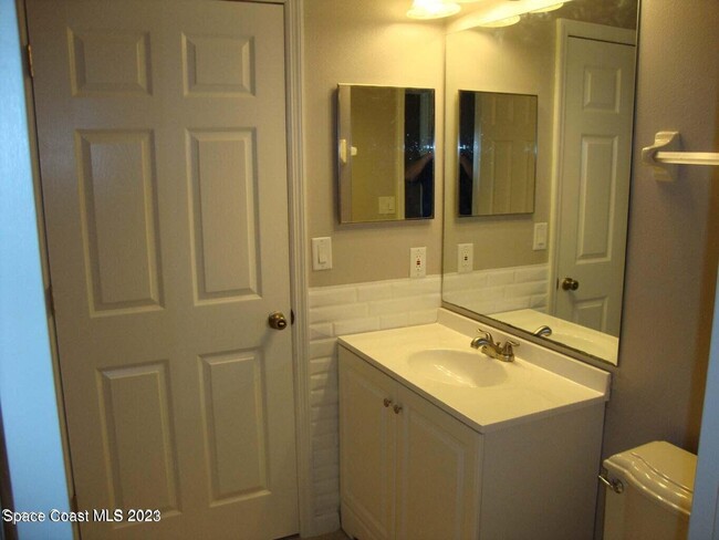 Building Photo - 655 Margie Dr