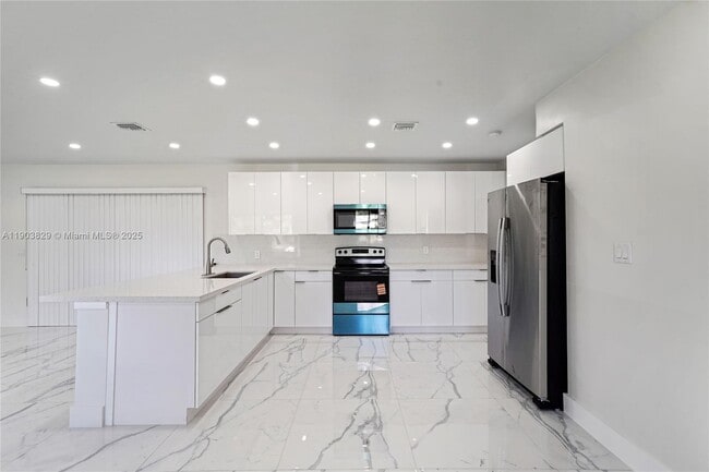 Building Photo - 4670 NW 5th St