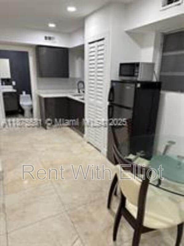 Building Photo - 1723 Jackson St