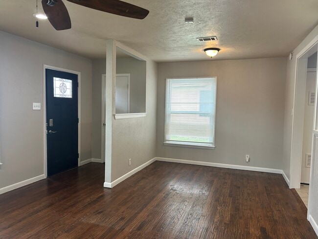 Building Photo - 3504 Jane Ln