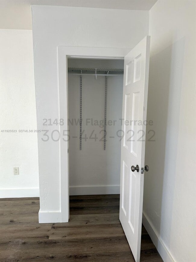 Building Photo - 2148 NW Flagler Terrace