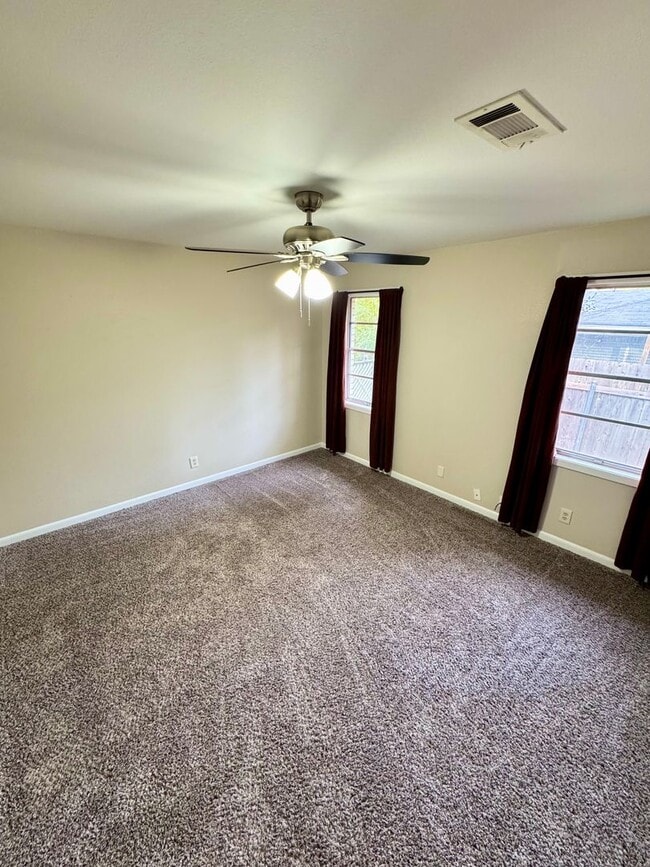 Building Photo - Cross Lake