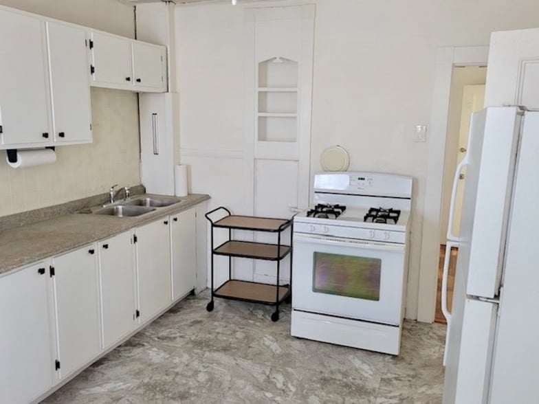 Building Photo - 166 Kendrick Ave