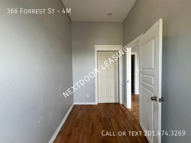 Building Photo - 366 Forrest St