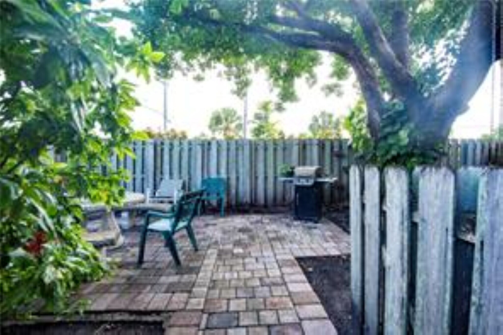 Building Photo - 530 NE 15th Ct