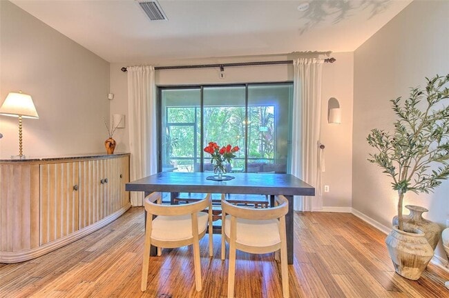 Building Photo - 11808 13th Way N