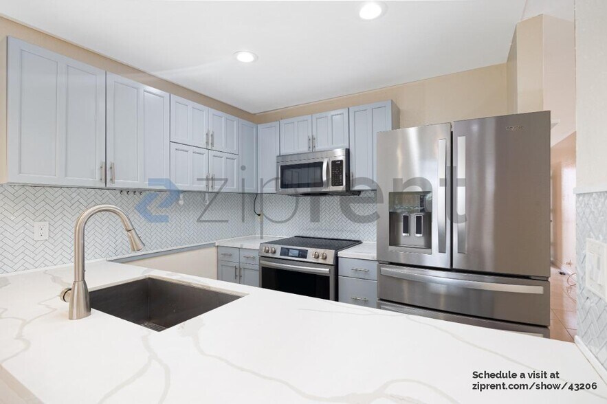 Building Photo - 115 Candice Pl
