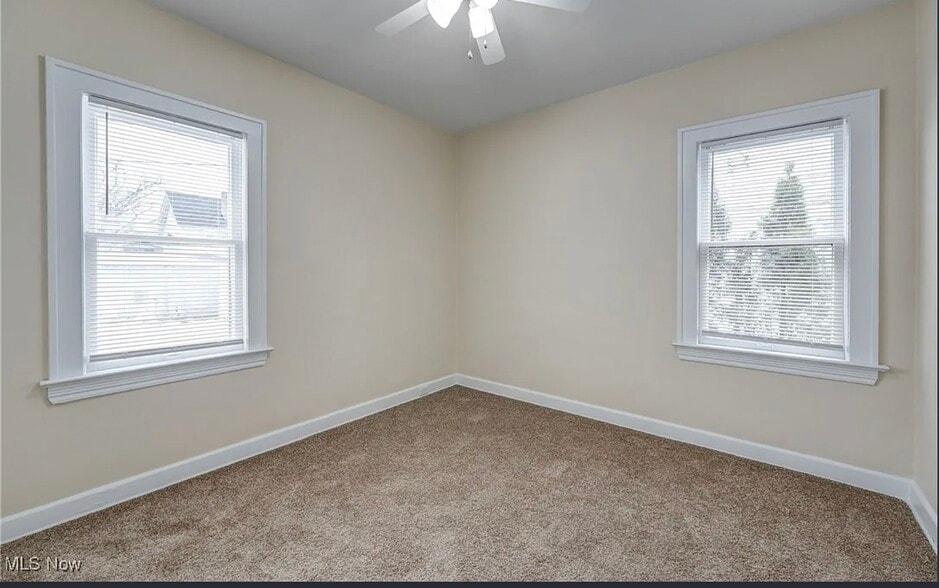 Building Photo - 2085 Chesterland Ave