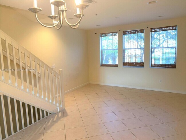 Building Photo - 690 Amador Ln