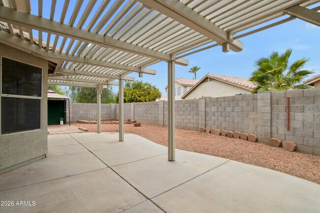 Building Photo - 15661 W Hammond Dr