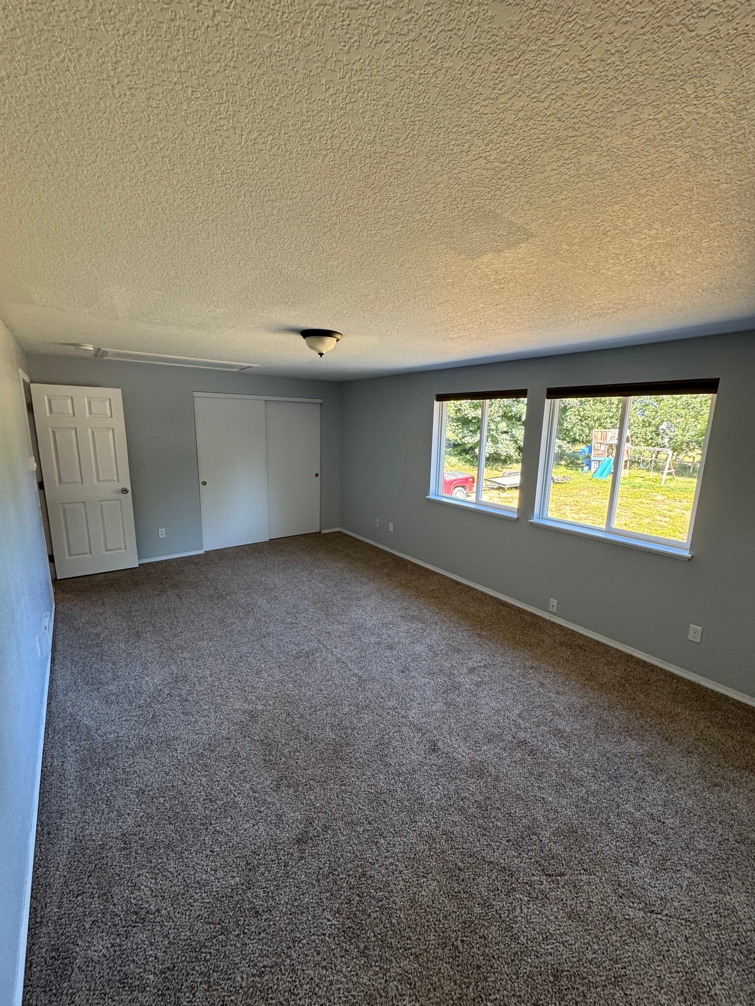 Large bedroom 3 - 35141 Boman Ln