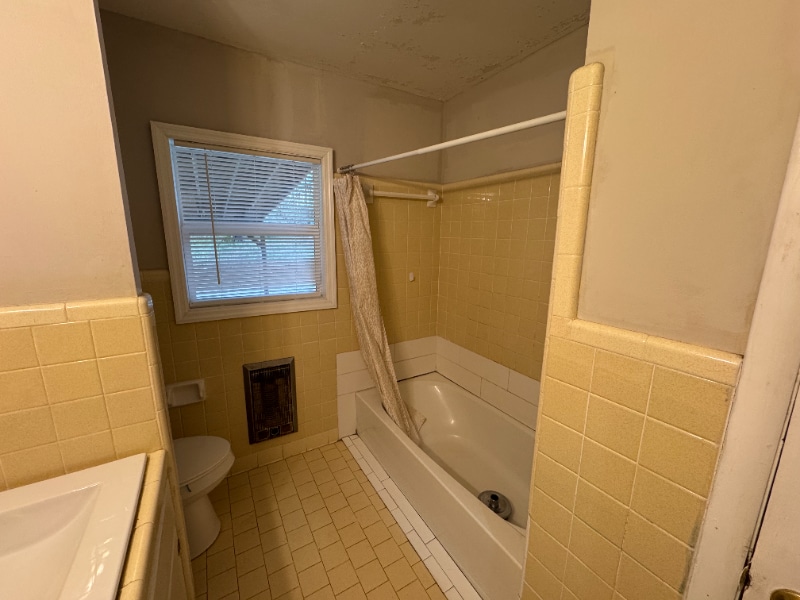 Building Photo - 304 Carol Dr