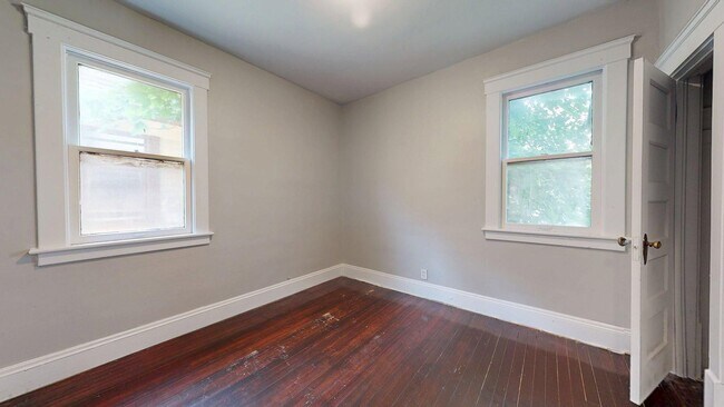 Building Photo - 3001 Denison Ave