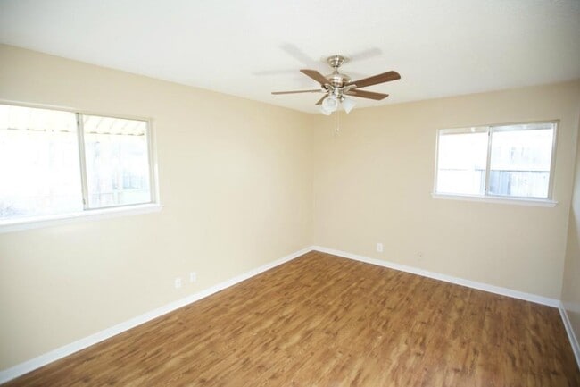 Building Photo - 2203 Lanier Dr