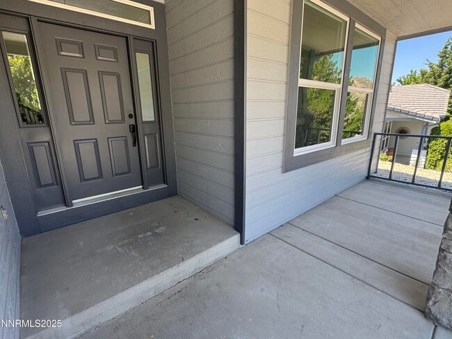 Building Photo - 1665 Southview Dr
