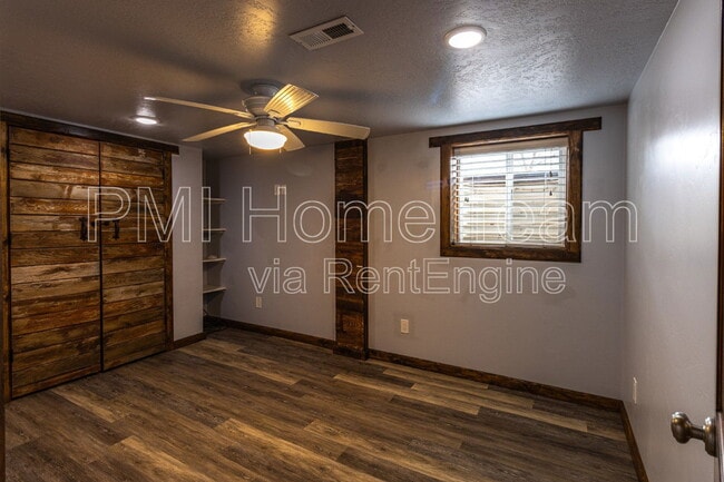 Building Photo - 477 Colonial Ave