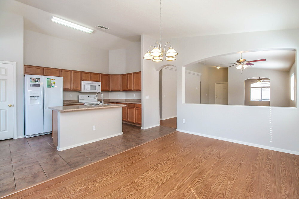 Building Photo - 3329 W Wayland Dr