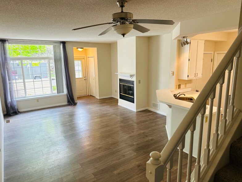 Building Photo - 15313 Greenhaven Ln