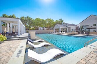 Building Photo - Pavilion Townplace at Inwood Village Apartments