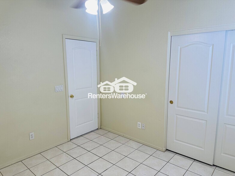 Building Photo - 12572 W Almeria Rd