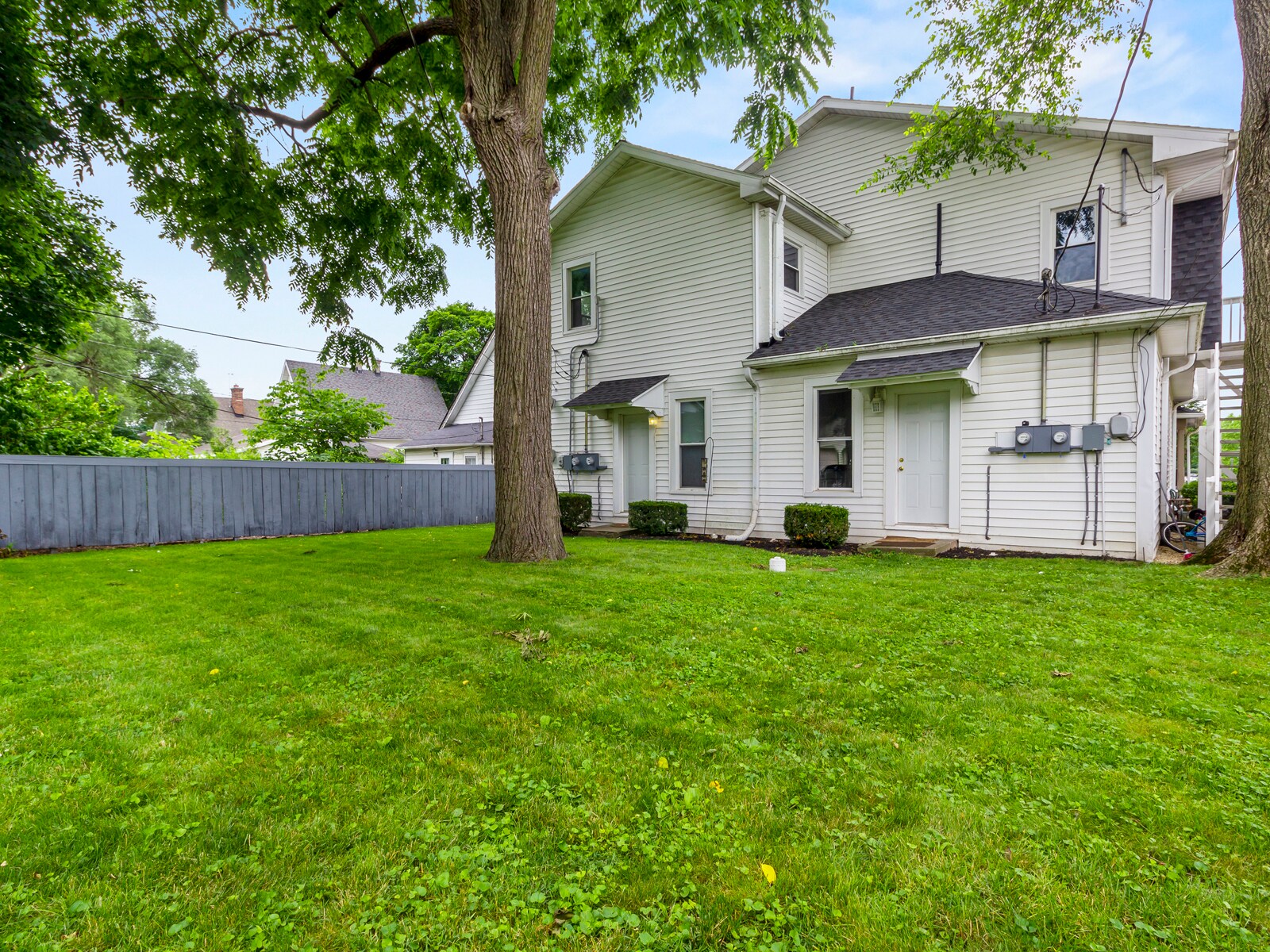 Building Photo - 1112 Clinton St