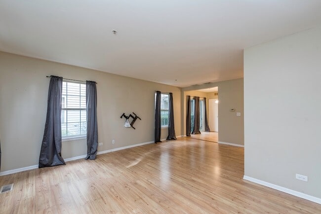 Building Photo - 1169 Orleans Dr