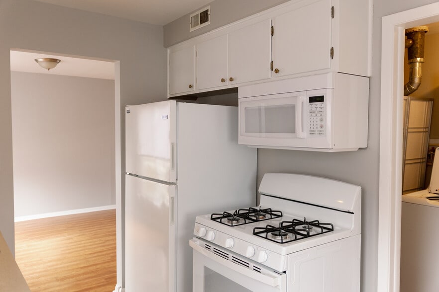 Building Photo - 12302 Milligan Ave