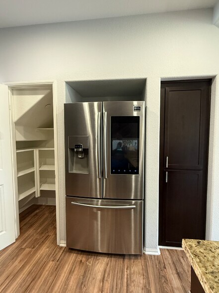 Building Photo - 1460 Mockingbird Ct