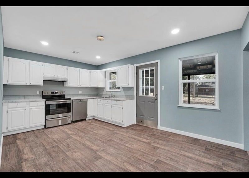 Building Photo - 1033 Coe St