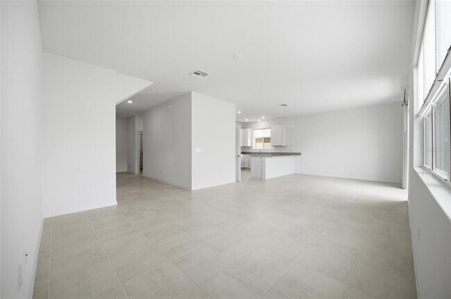 Building Photo - 37411 Roanoke River Wy