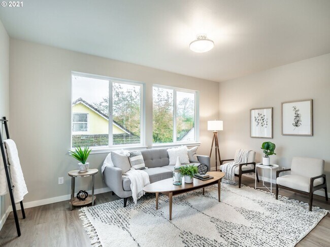 Building Photo - Detached Townhouse, 3br 3.5bth, Built 2022, Gorgeous upgrades