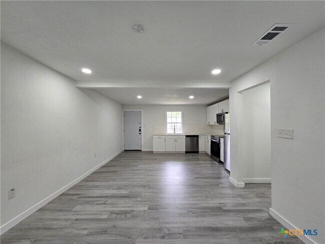 Building Photo - 202 Marston Ave