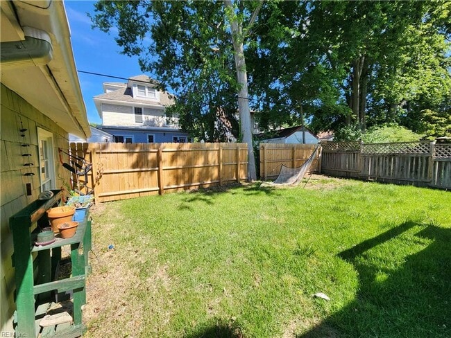 Building Photo - 1420 Morris Crescent