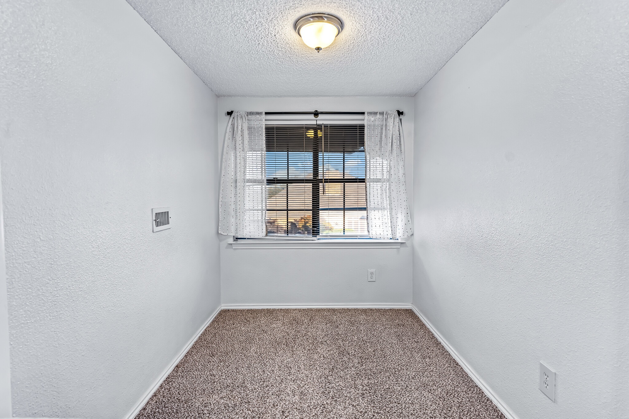 Building Photo - 7224 Fuller Cir