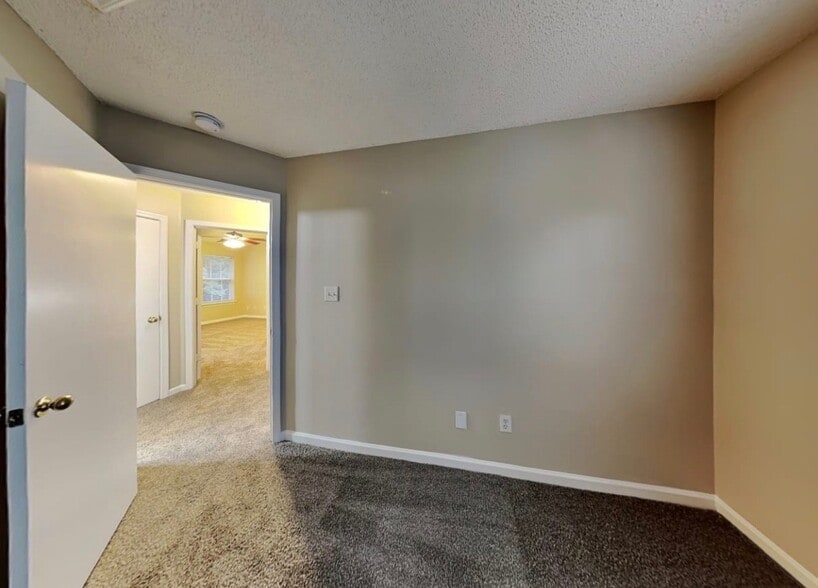 Building Photo - 10636 Greatford Ct