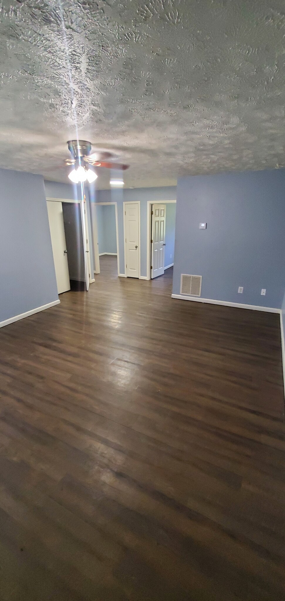 Building Photo - 102 Lauderdale Dr