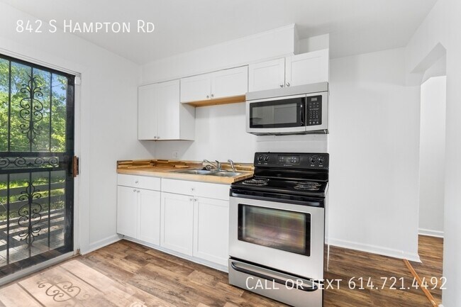Building Photo - 842 S Hampton Rd