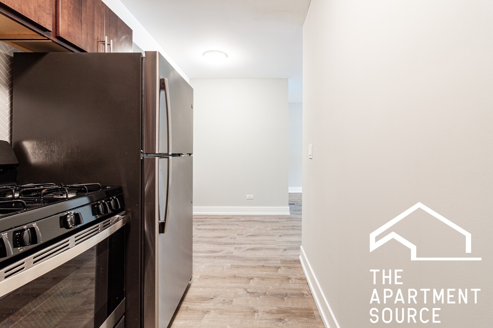 Building Photo - 529 W Surf St