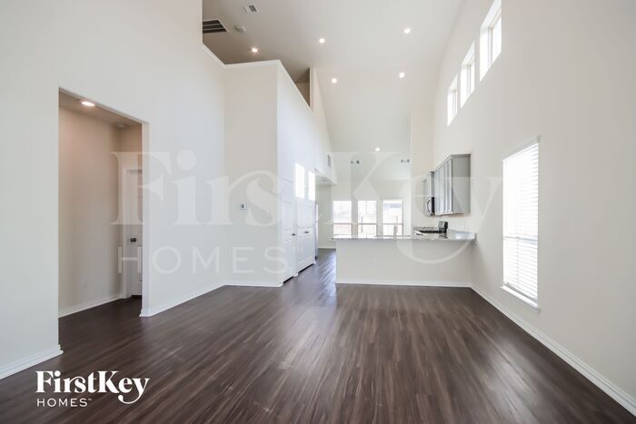 Building Photo - 12543 Highgrove Springs Dr