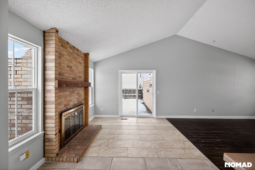 Building Photo - 4166 S Ensenada St